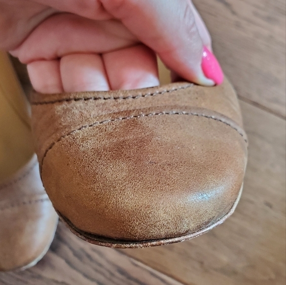 Roots Brown Leather Flats - Picture 6 of 16